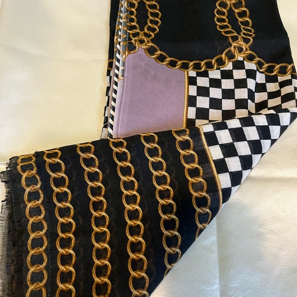 3 Hijabs but you want use scarf, never used, clean and so soft - Picture 3 of 7